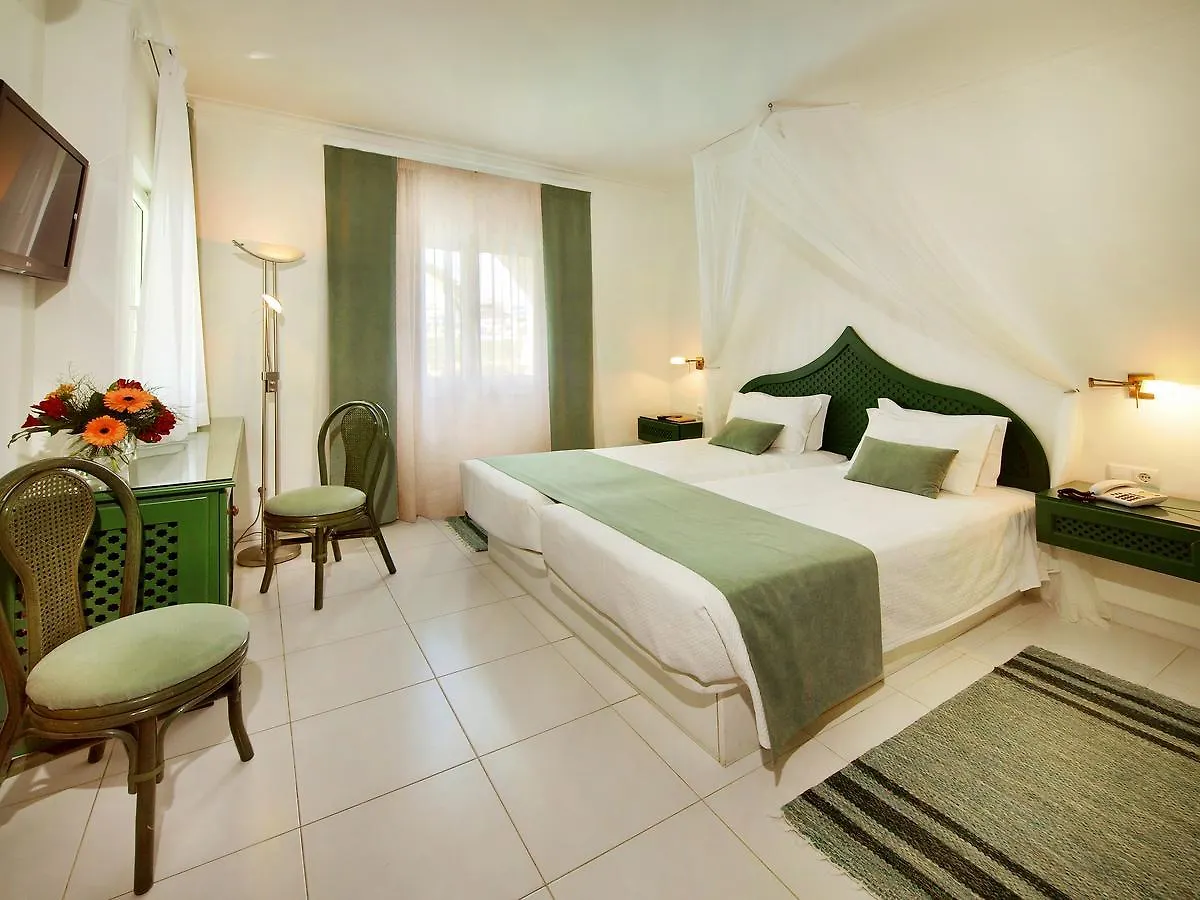 Villa Esmeralda Lagos 0*,